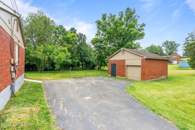5308 Lee Ave, Crestwood, KY 40014