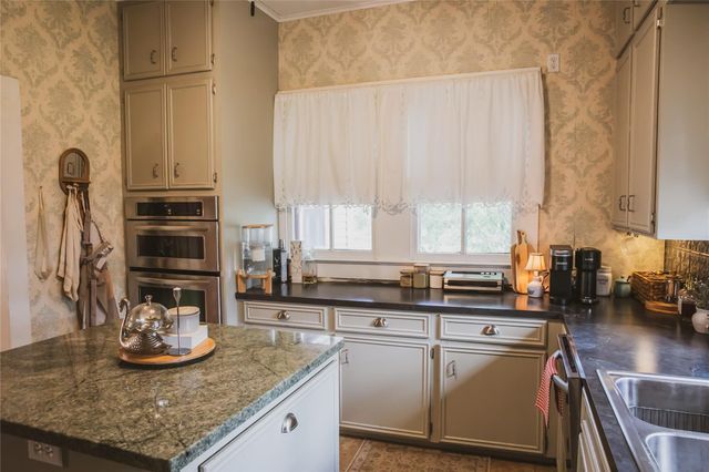 10753 Track Rd E, Cat Spring, TX 78933