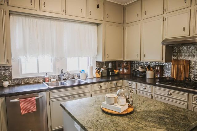 10753 Track Rd E, Cat Spring, TX 78933