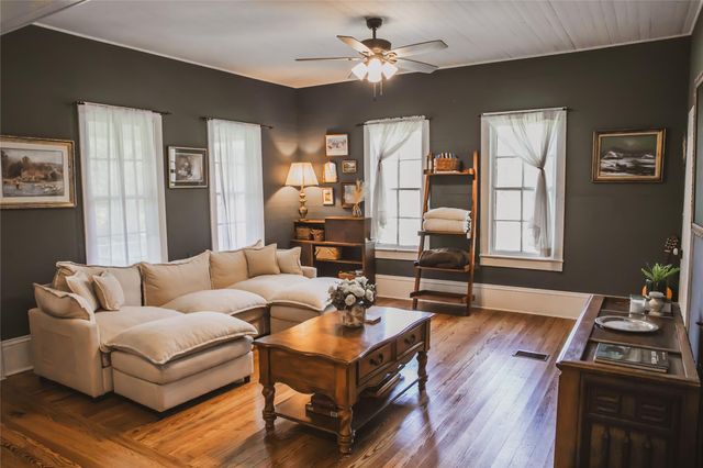 10753 Track Rd E, Cat Spring, TX 78933