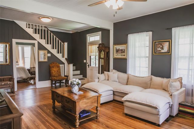 10753 Track Rd E, Cat Spring, TX 78933