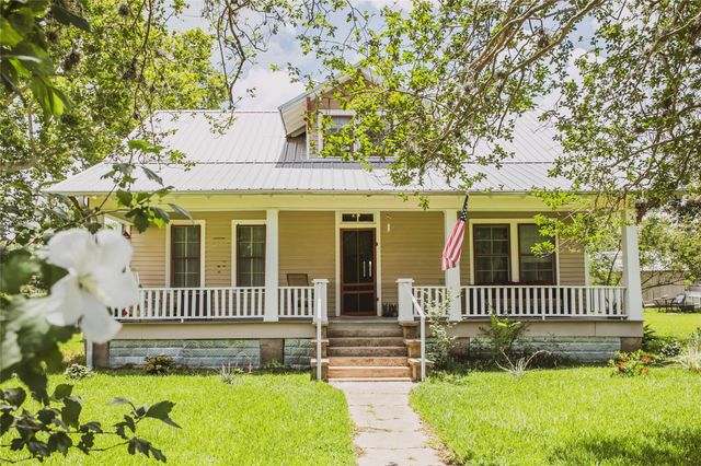 10753 Track Rd E, Cat Spring, TX 78933