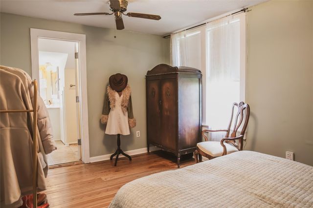 10753 Track Rd E, Cat Spring, TX 78933