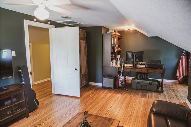10753 Track Rd E, Cat Spring, TX 78933