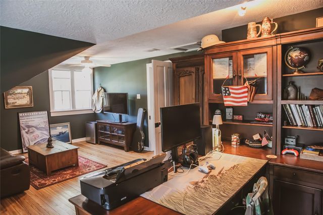 10753 Track Rd E, Cat Spring, TX 78933