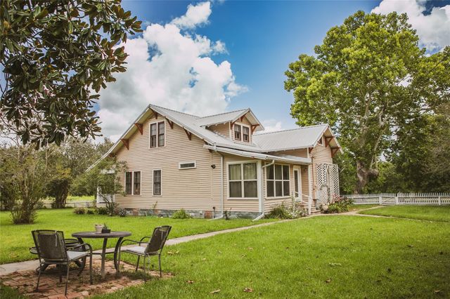 10753 Track Rd E, Cat Spring, TX 78933