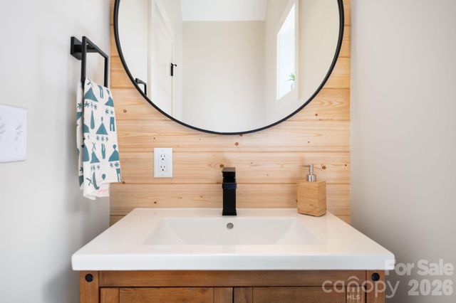 207 Ferrell Lane, Black Mountain, NC 28711