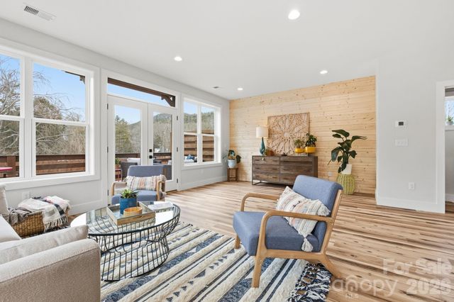 207 Ferrell Lane, Black Mountain, NC 28711