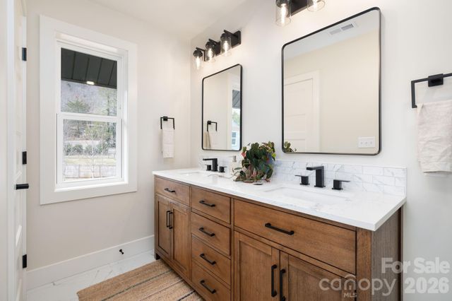 207 Ferrell Lane, Black Mountain, NC 28711