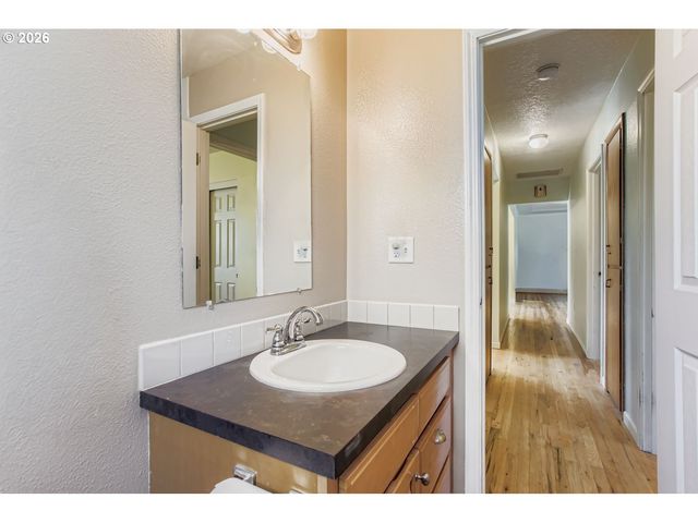 1700 Se 4TH St, Gresham, OR 97080