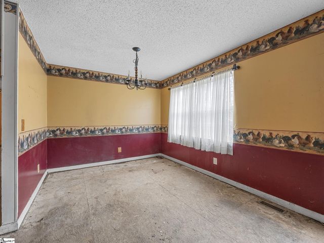 155 Ridings Road, Campobello, SC 29322