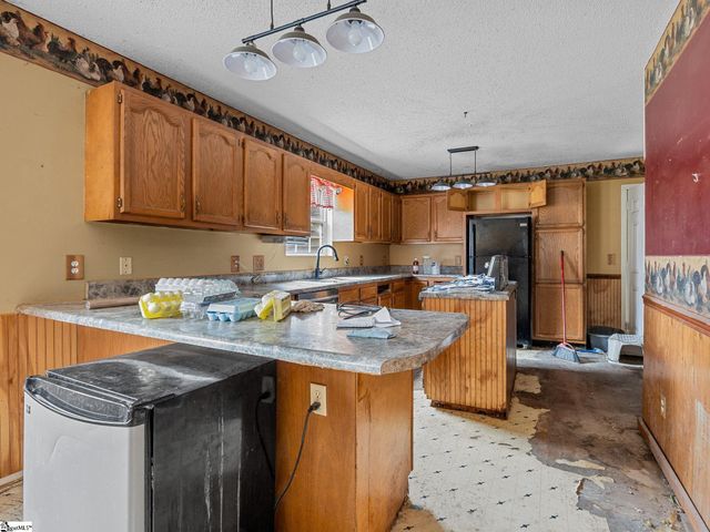 155 Ridings Road, Campobello, SC 29322