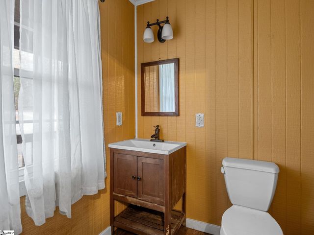 155 Ridings Road, Campobello, SC 29322