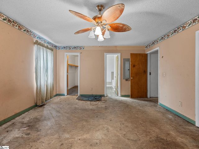 155 Ridings Road, Campobello, SC 29322