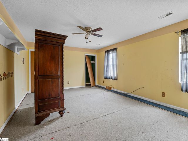 155 Ridings Road, Campobello, SC 29322