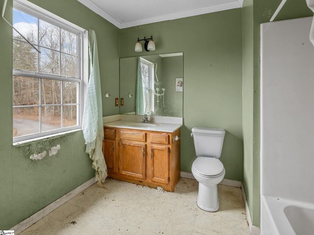 155 Ridings Road, Campobello, SC 29322