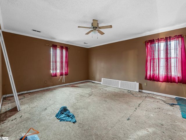 155 Ridings Road, Campobello, SC 29322