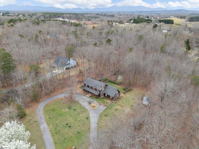 155 Ridings Road, Campobello, SC 29322