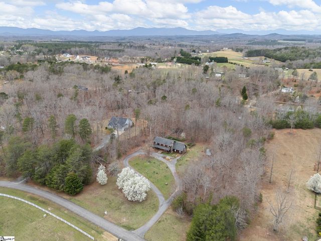 155 Ridings Road, Campobello, SC 29322