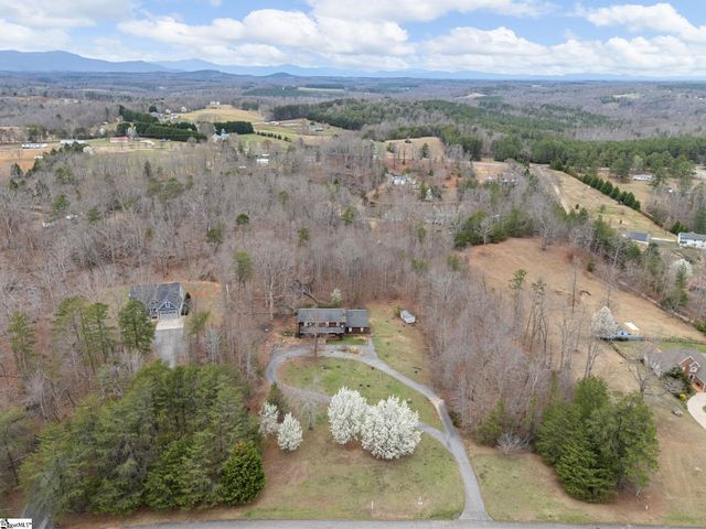 155 Ridings Road, Campobello, SC 29322