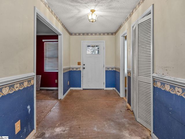 155 Ridings Road, Campobello, SC 29322