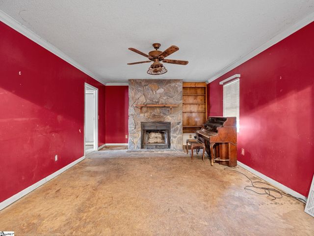 155 Ridings Road, Campobello, SC 29322