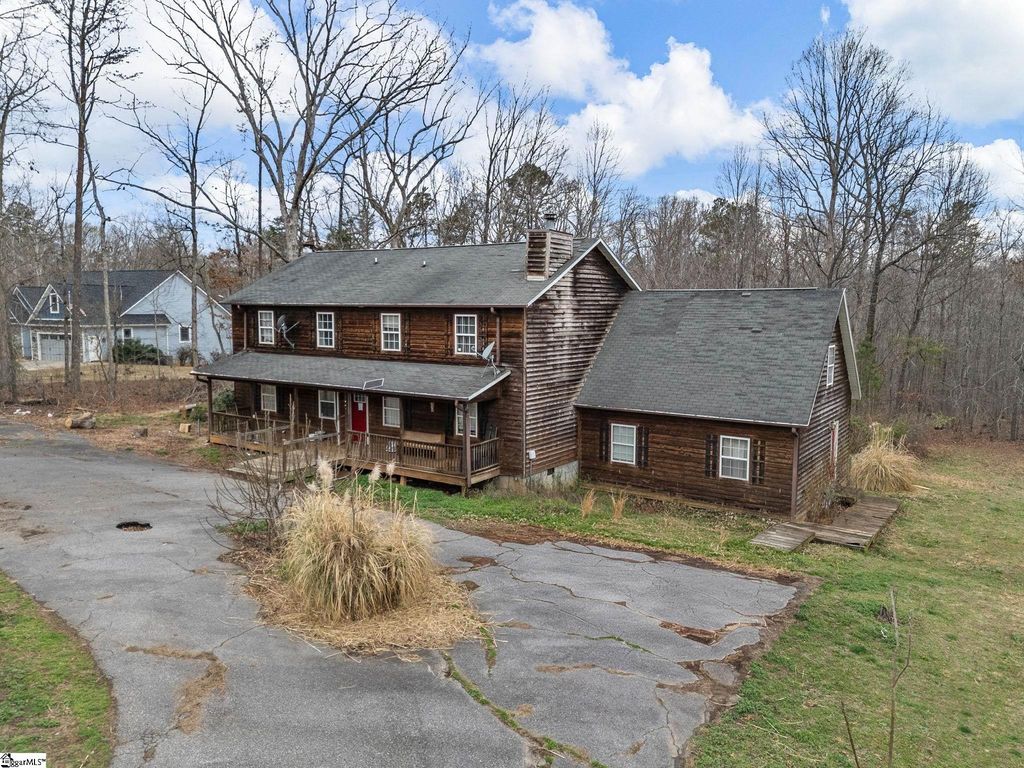 155 Ridings Road, Campobello, SC 29322