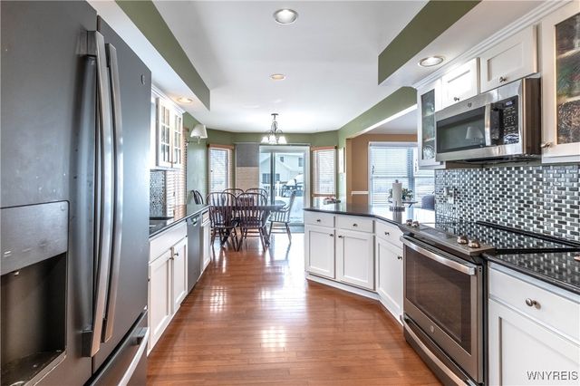 7054 Brian Lane, Wheatfield, NY 14304