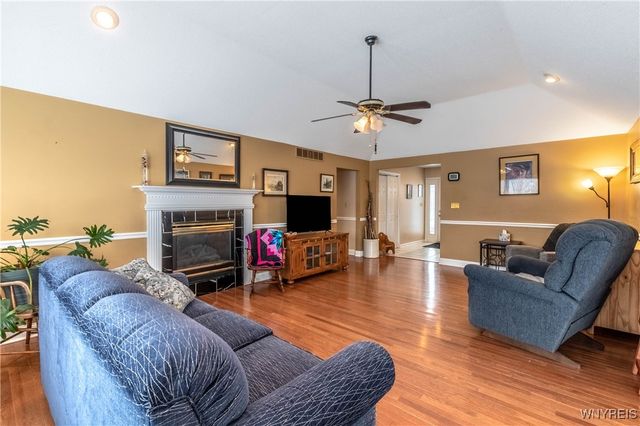 7054 Brian Lane, Wheatfield, NY 14304