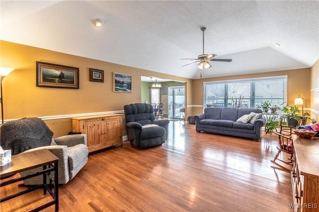 7054 Brian Lane, Wheatfield, NY 14304