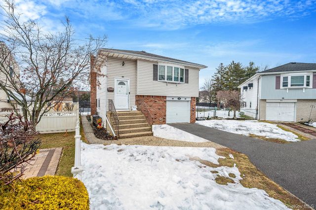 94 Harrison Avenue, Bethpage, NY 11714