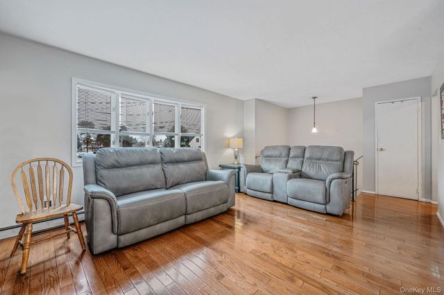 94 Harrison Avenue, Bethpage, NY 11714