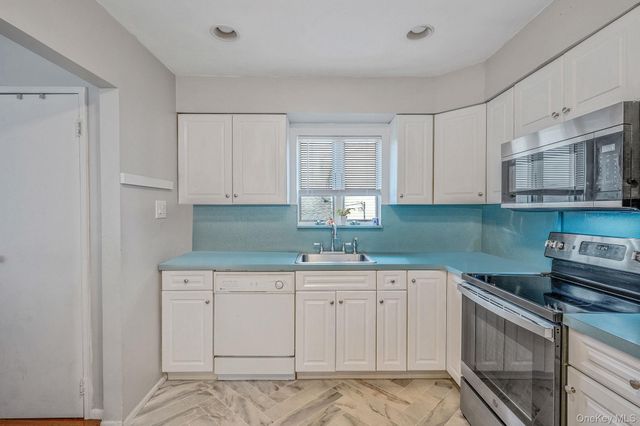 94 Harrison Avenue, Bethpage, NY 11714