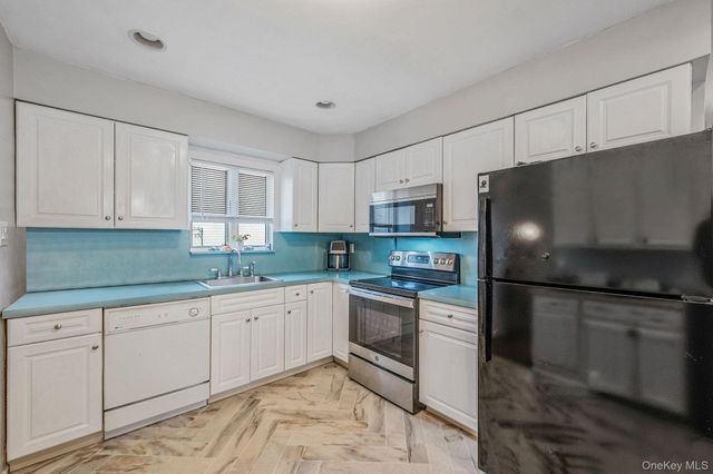 94 Harrison Avenue, Bethpage, NY 11714