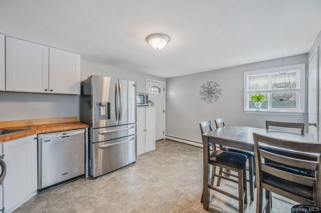 94 Harrison Avenue, Bethpage, NY 11714