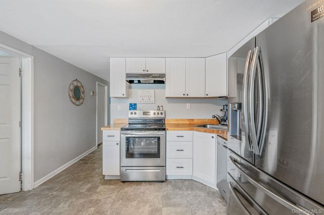 94 Harrison Avenue, Bethpage, NY 11714