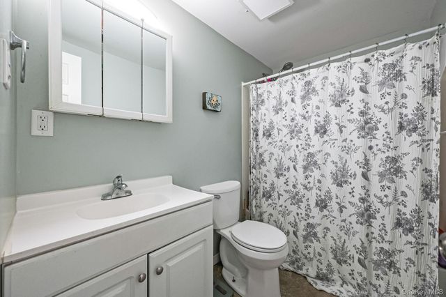 94 Harrison Avenue, Bethpage, NY 11714