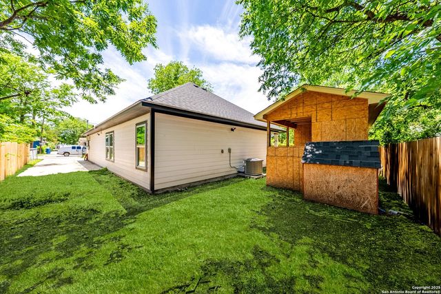 3307 W Salinas, San Antonio, TX 78207