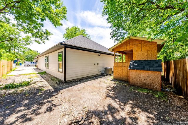 3307 W Salinas, San Antonio, TX 78207