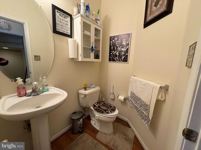 8 CREEKWOOD DR, Bordentown, NJ 08505