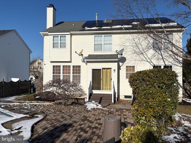 8 CREEKWOOD DR, Bordentown, NJ 08505