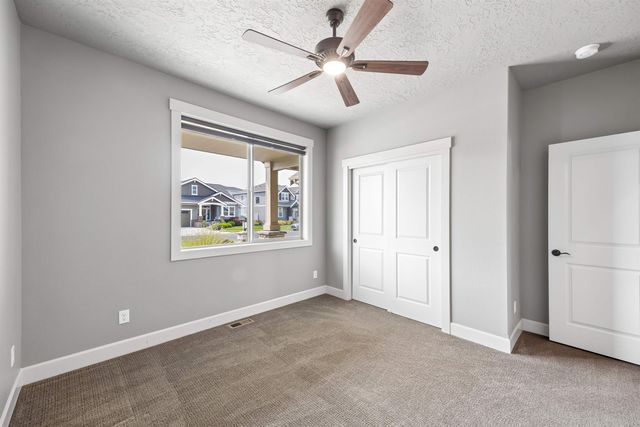 1719 S Incline Dr, Spokane, WA 99016