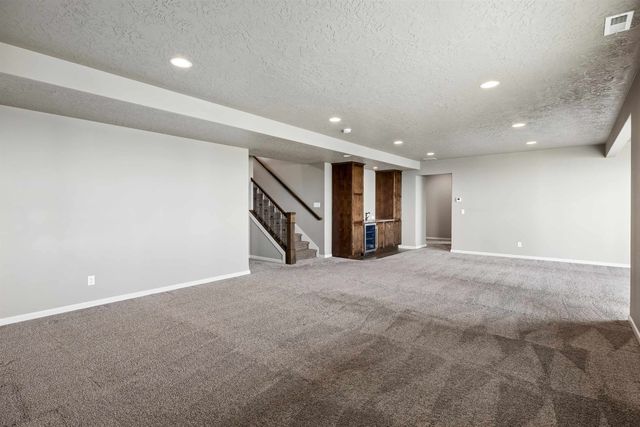 1719 S Incline Dr, Spokane, WA 99016
