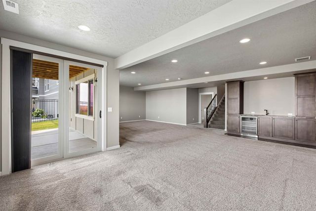 1719 S Incline Dr, Spokane, WA 99016