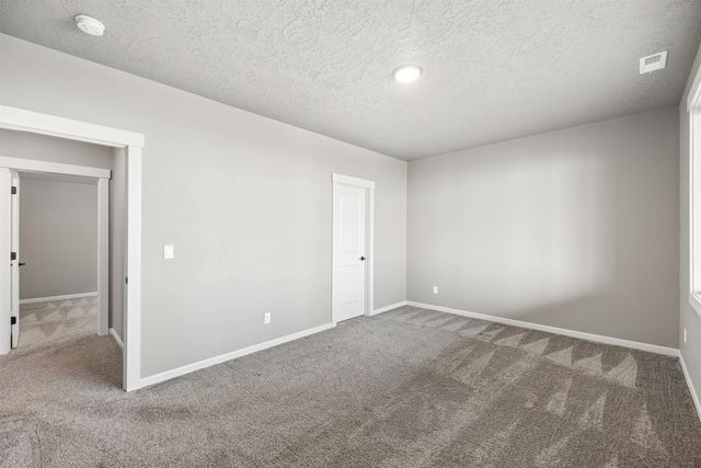 1719 S Incline Dr, Spokane, WA 99016