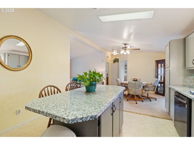 281 HEAVENLY Ct, Sutherlin, OR 97479