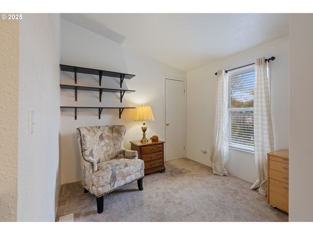 281 HEAVENLY Ct, Sutherlin, OR 97479