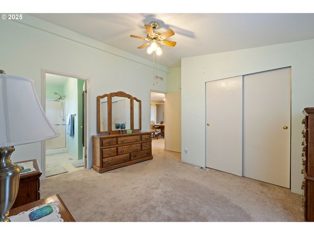 281 HEAVENLY Ct, Sutherlin, OR 97479