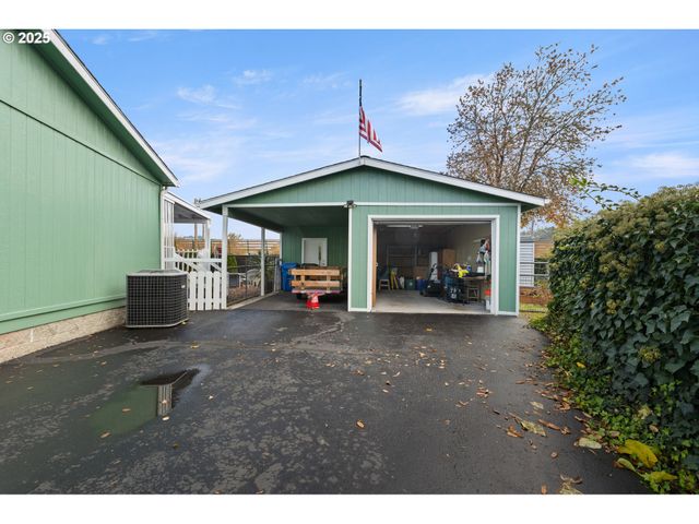281 HEAVENLY Ct, Sutherlin, OR 97479