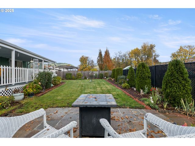 281 HEAVENLY Ct, Sutherlin, OR 97479